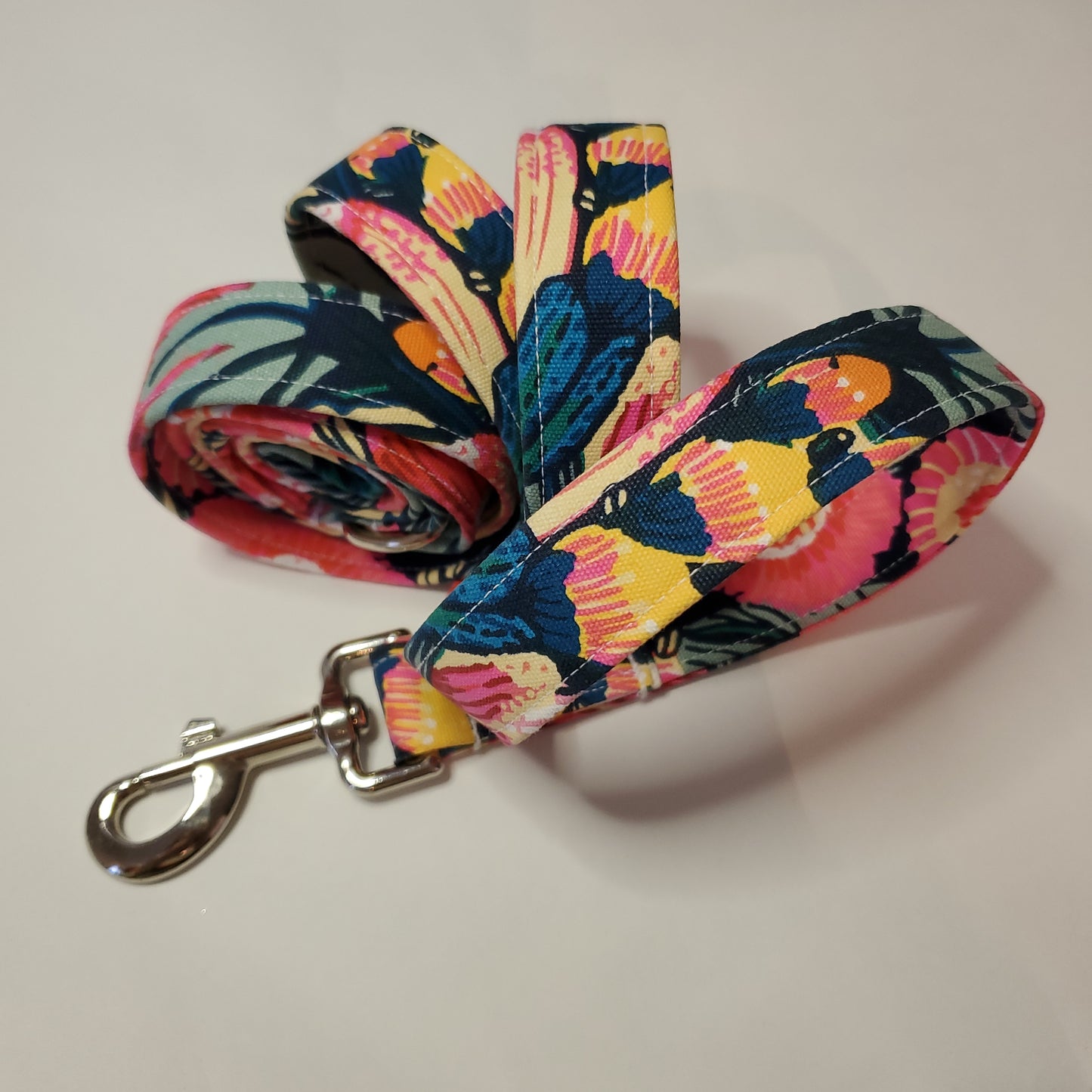 High-quality handmade dog leash from Lady Barkleys.