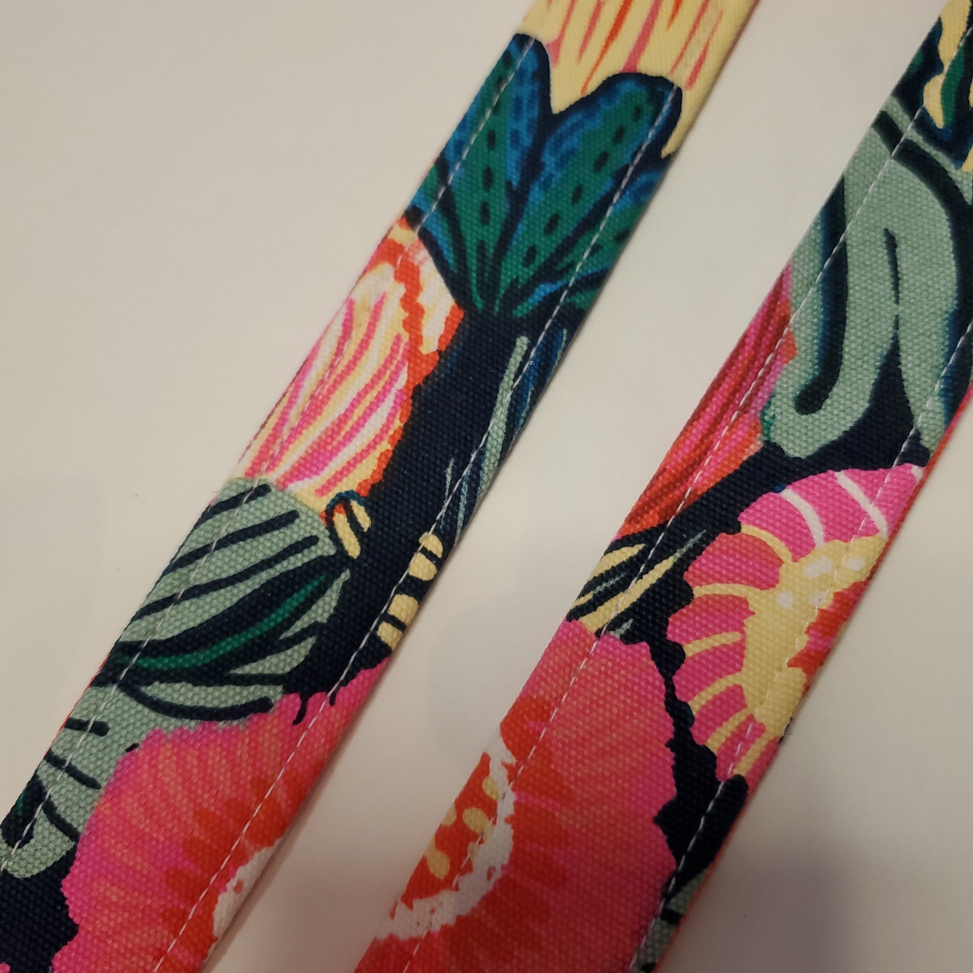 High-quality handmade dog leash from Lady Barkleys.