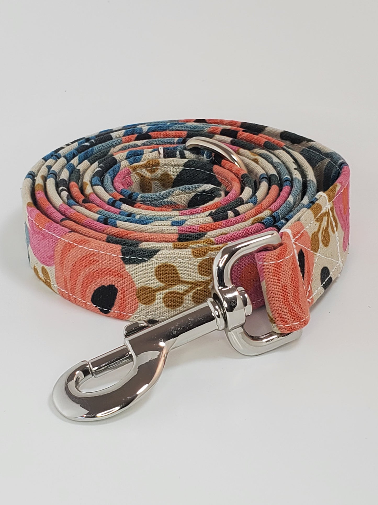 High-quality handmade dog leash from Lady Barkleys.