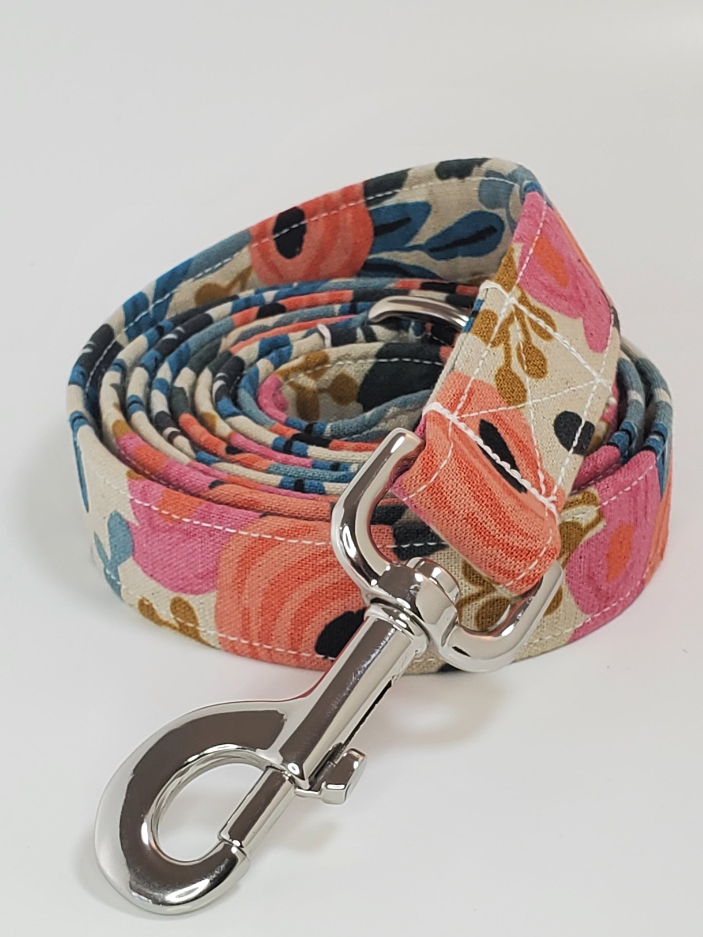 High-quality handmade dog leash from Lady Barkleys.