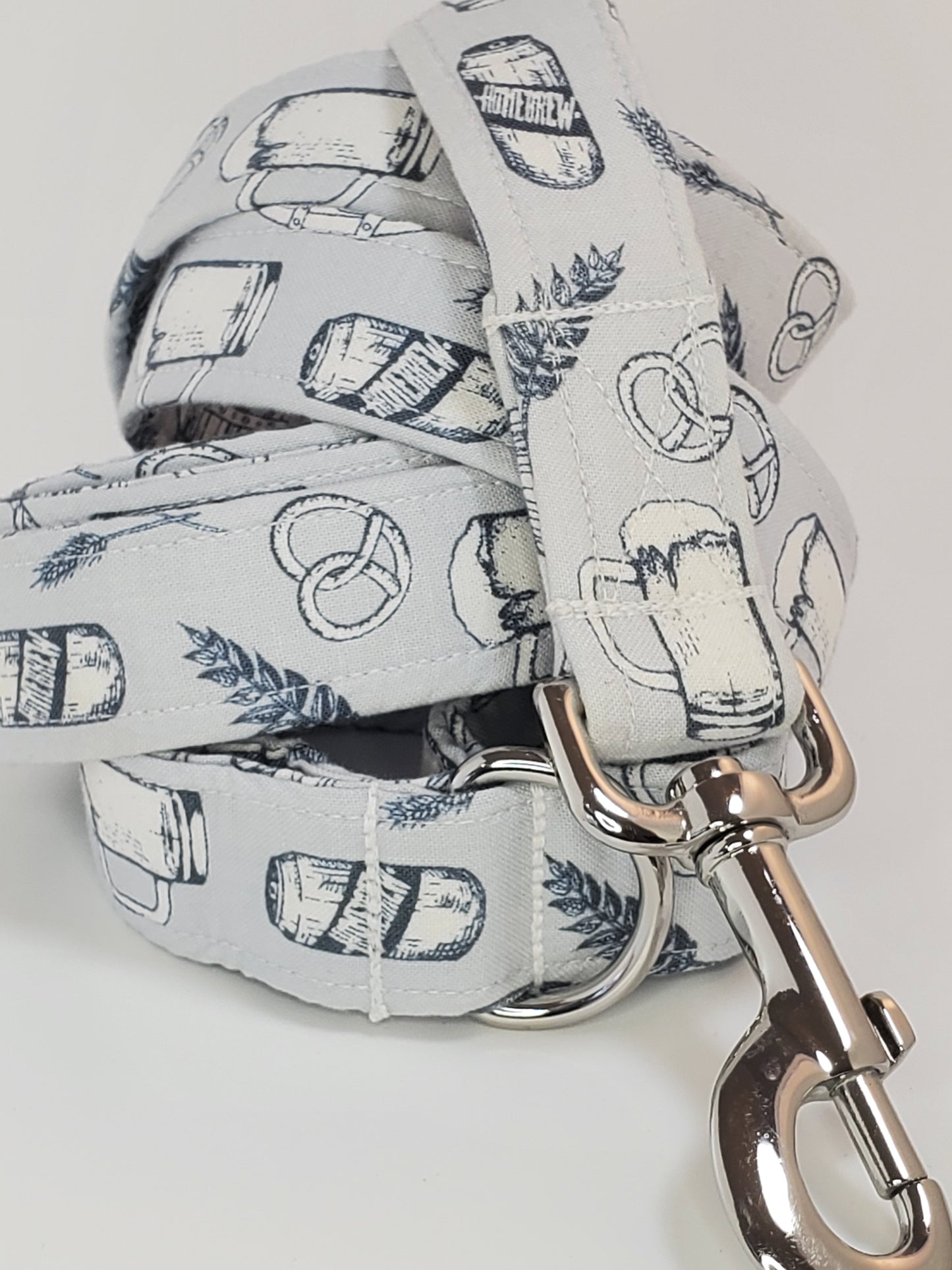 High-quality handmade dog leash from Lady Barkleys.