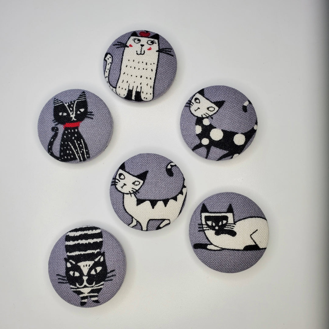Grey Japanese Meow Magnet Set