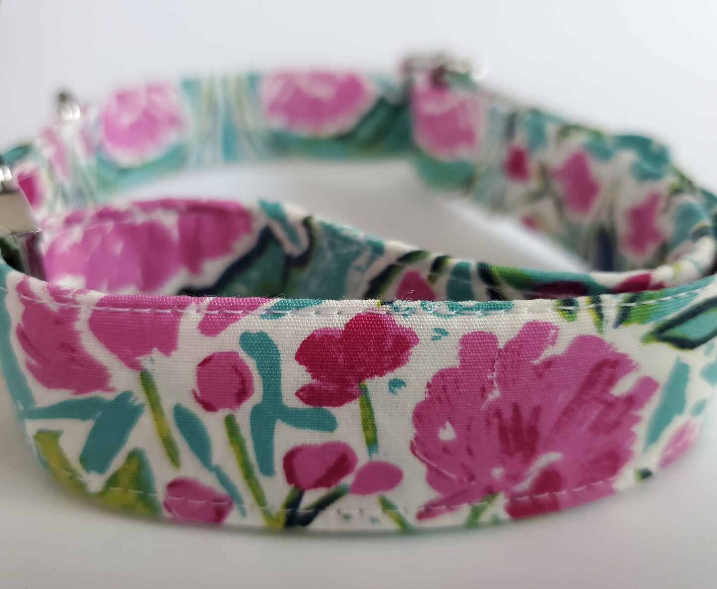 Pink and turquoise flowers dog collar
