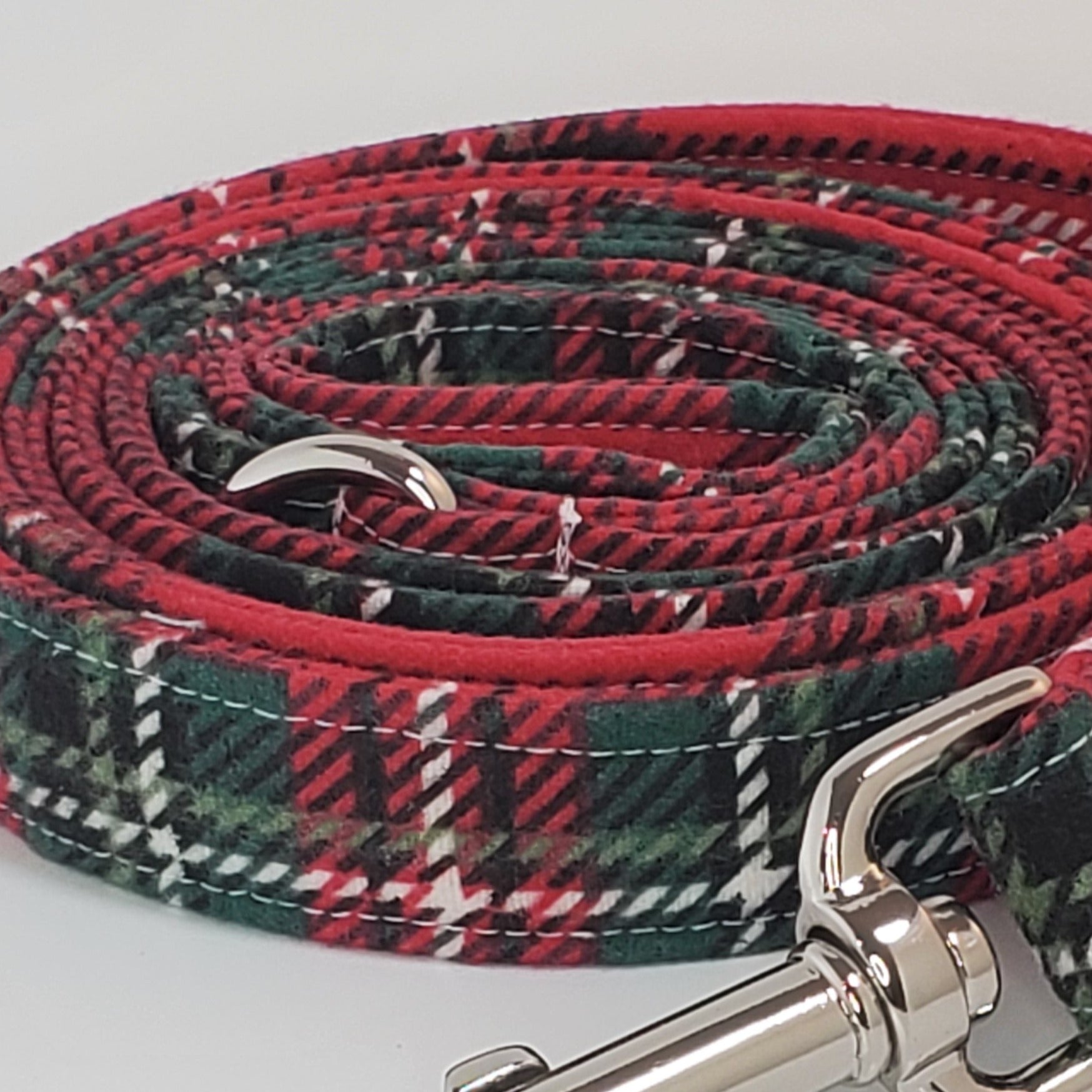 High-quality handmade dog leash from Lady Barkleys.