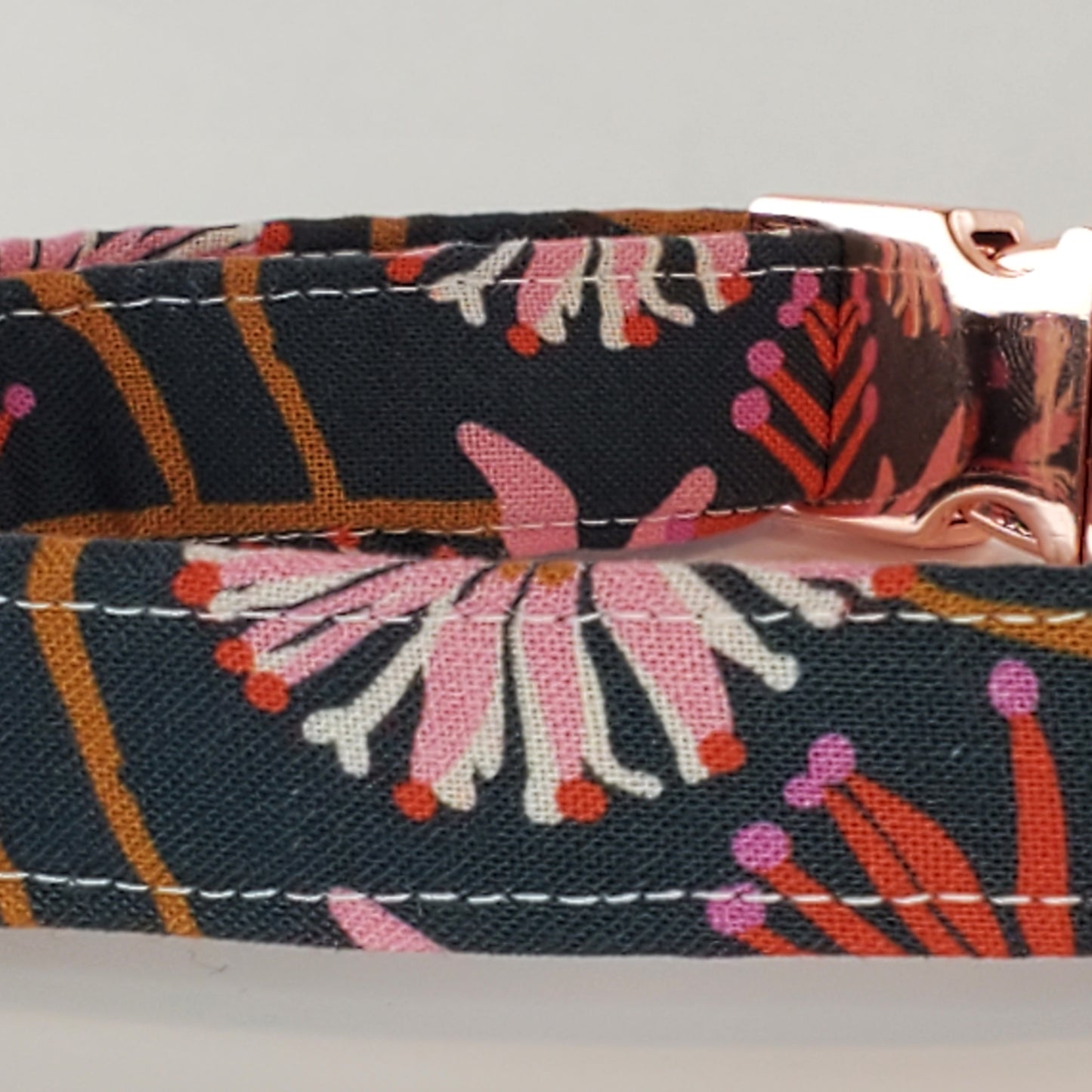 Small Australian floral bursts fabric dog collar